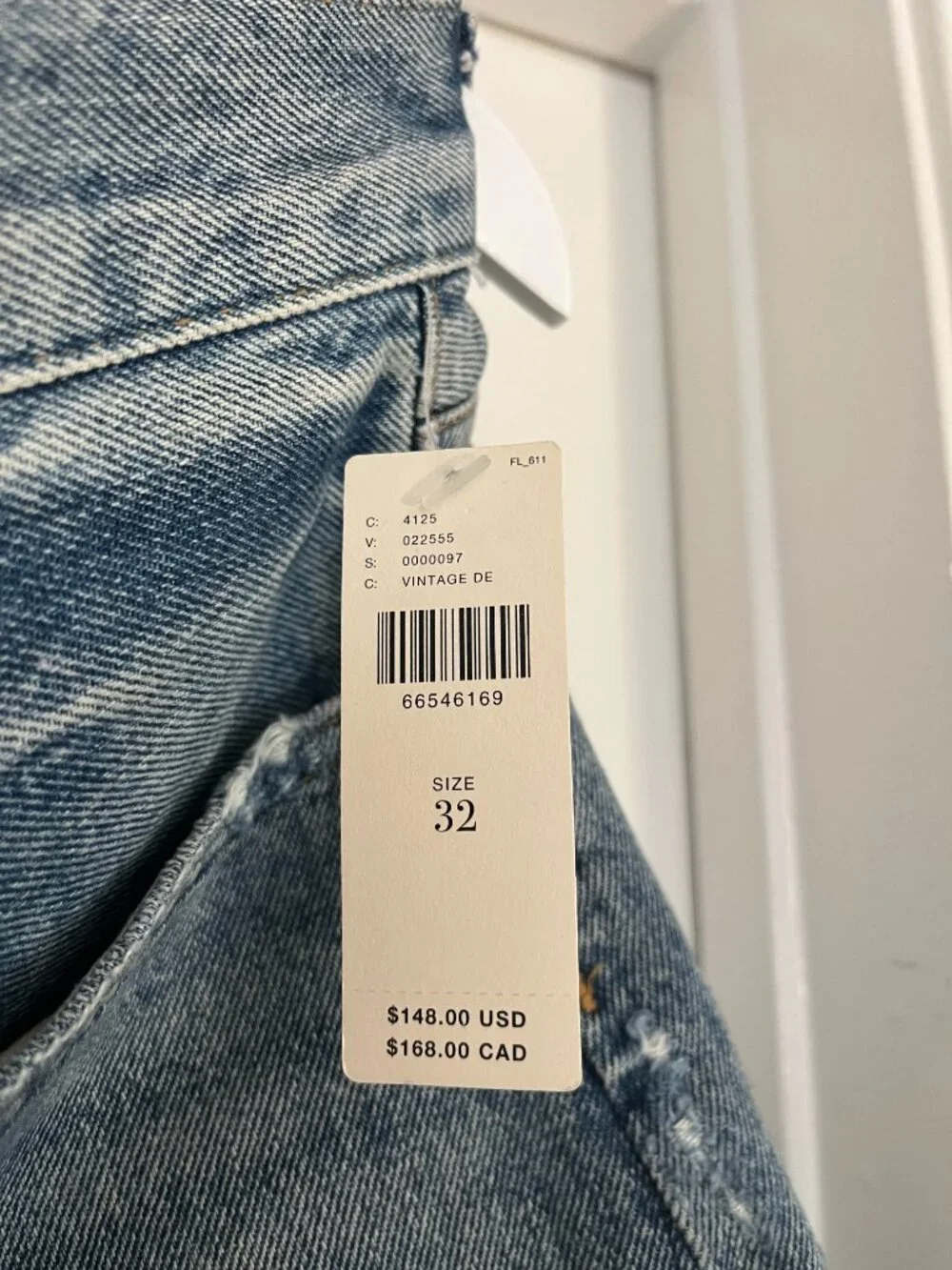 NWT AGOLDE Parker Long Vintage Denim Shorts with Cuff (Heat Wave) - Women's 32
